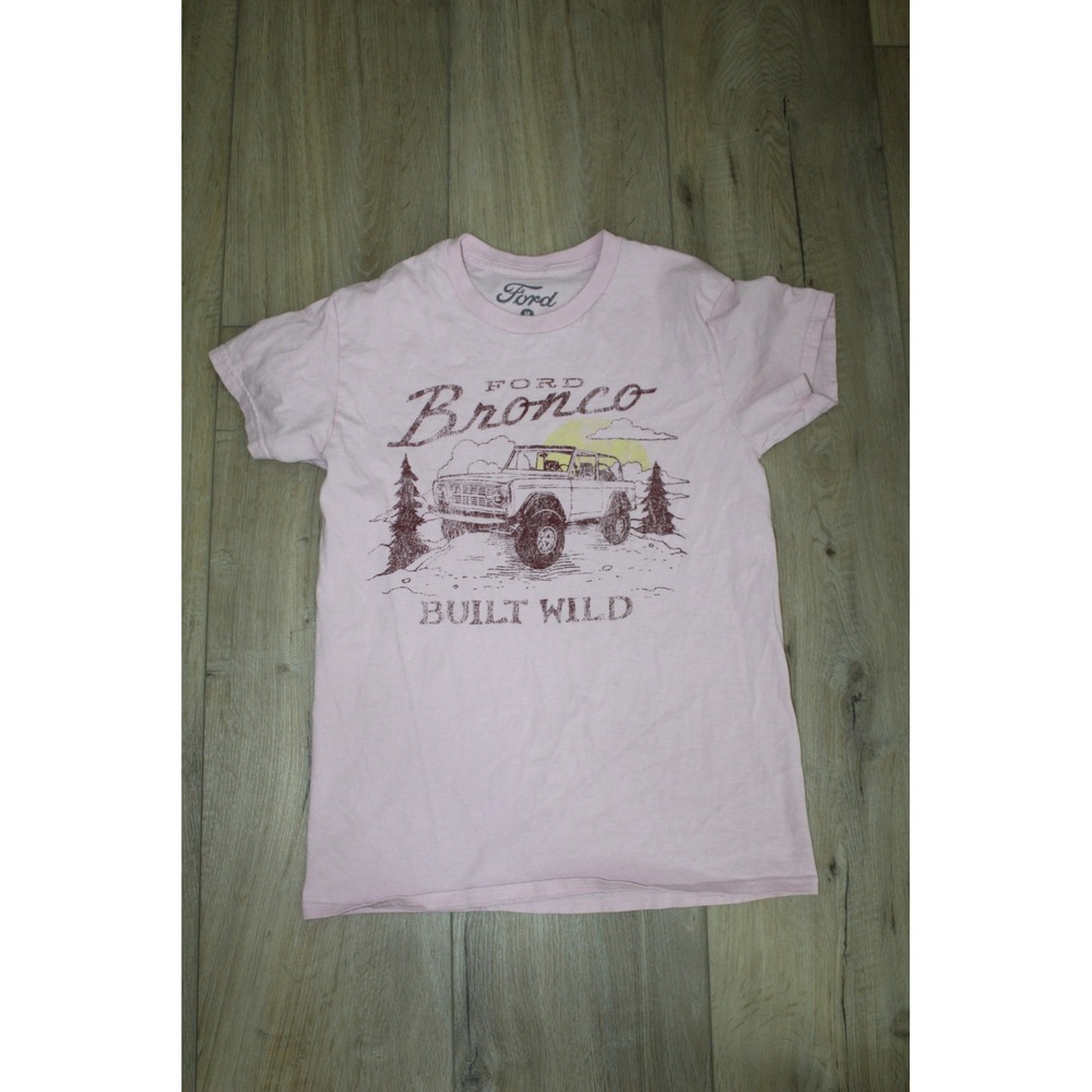 Ford Bronco Built Wild Graphic Tee Pink Vintage Style Off-Road‎ Truck Shirt M